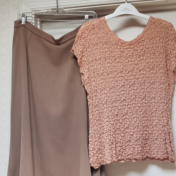 Linda Lundstrom Suit with co-ordinated top** - Picture 5 of 8